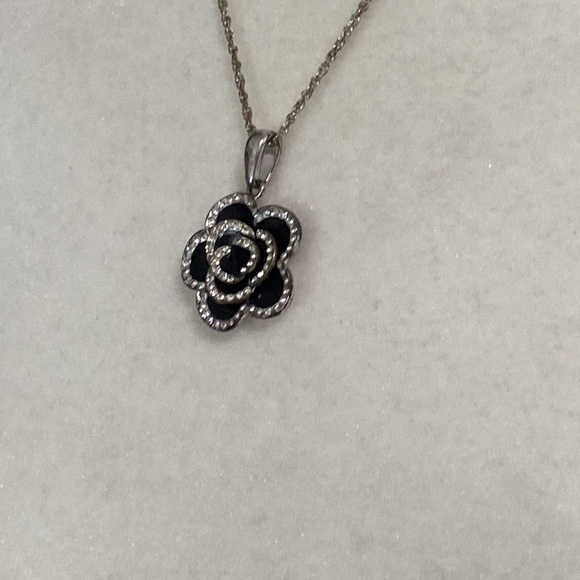 ❌SOLD❌Chanel Style Black Enamel Camilla Crystal Rhinestones Flower Necklace - Picture 6 of 10
